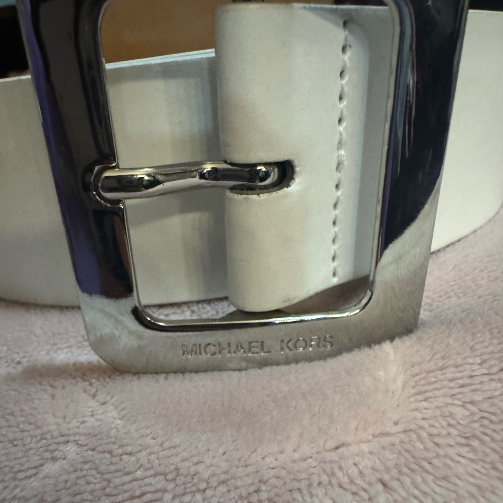 Like New Michael Kors White Women’s Size Large Belt.